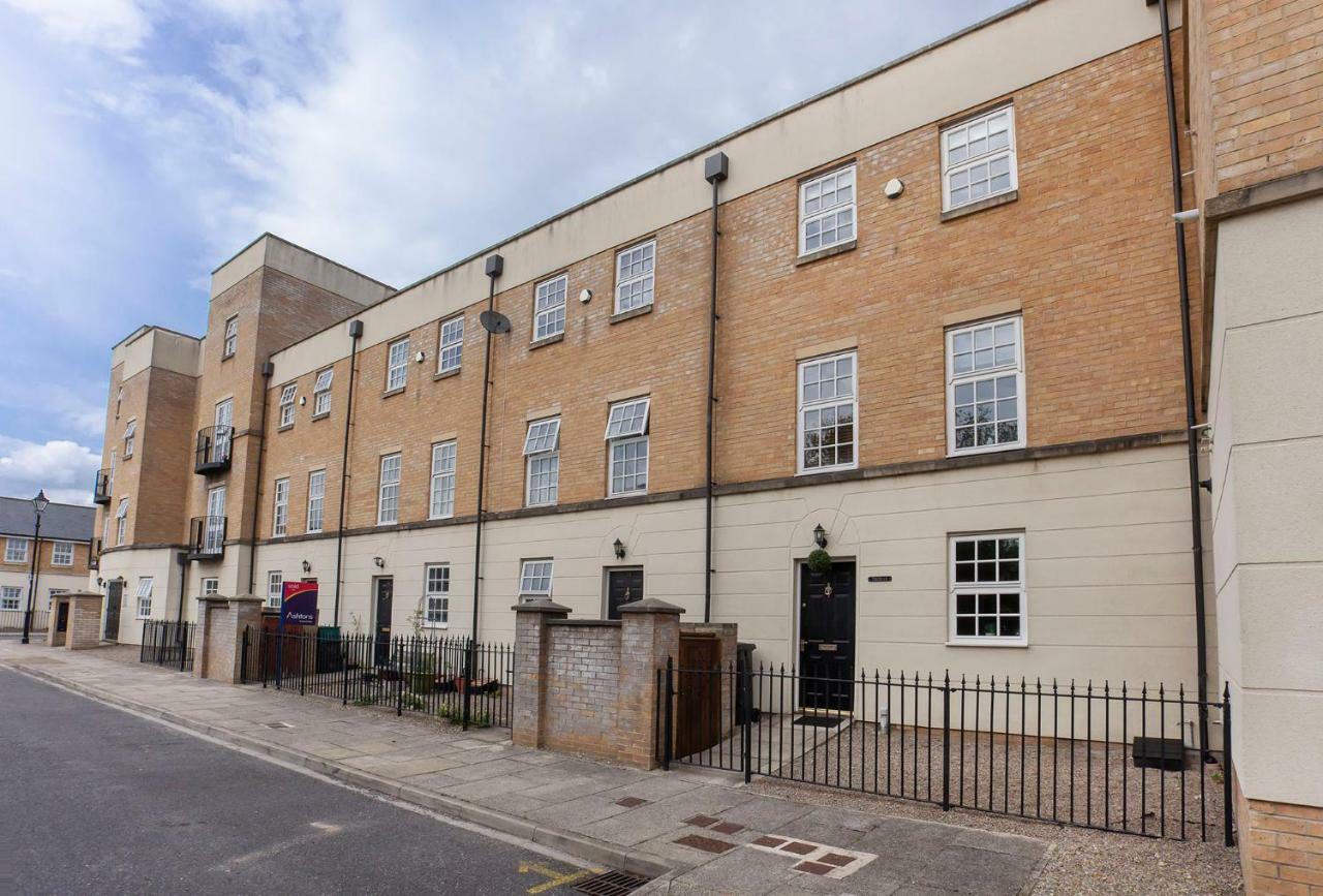 Thomas, Off Leeman Road, Sleeps 9 Villa York Exterior photo